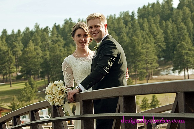 Rustic chic Colorado Mountain wedding at Evergreen Lake House