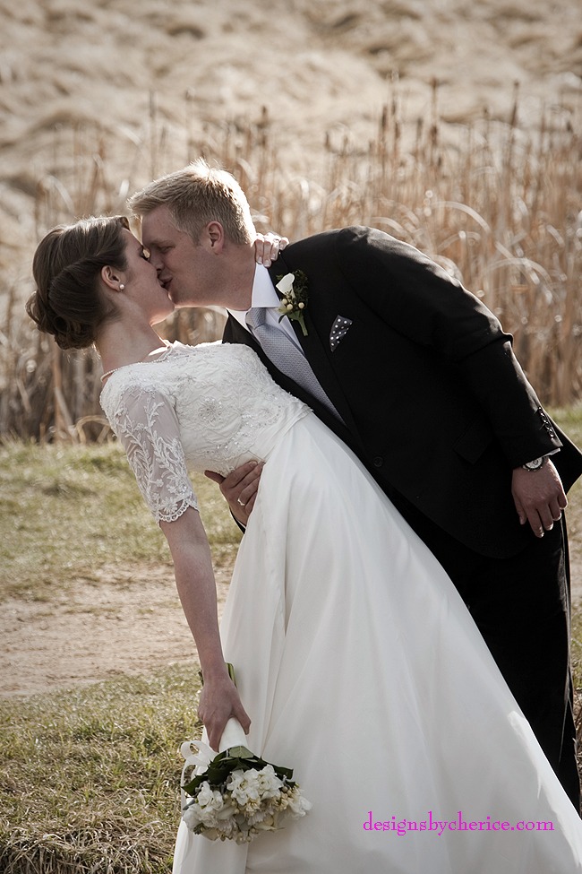 Rustic chic Colorado Mountain wedding at Evergreen Lake House