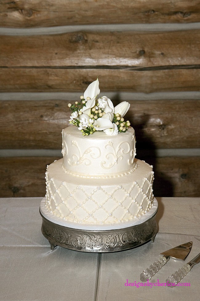 Rustic chic Colorado Mountain wedding cake