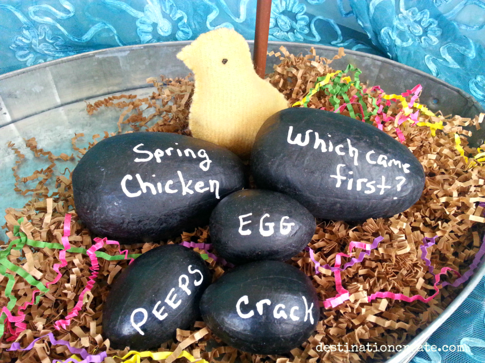 ter Mantel-chalkboard eggs