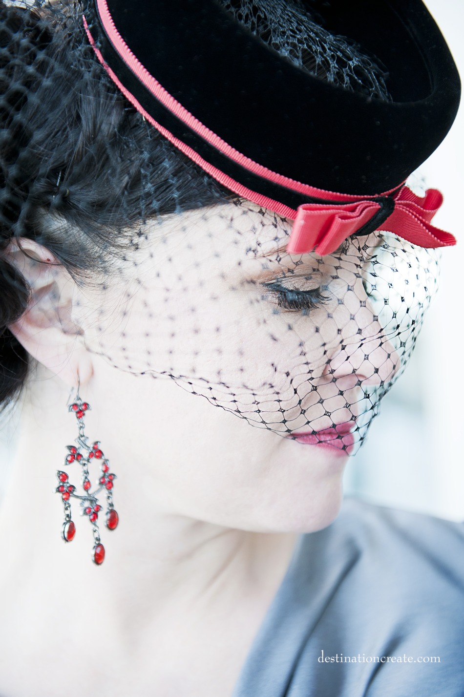 Vintage style bride Denver- wearing charming pillbox hat.