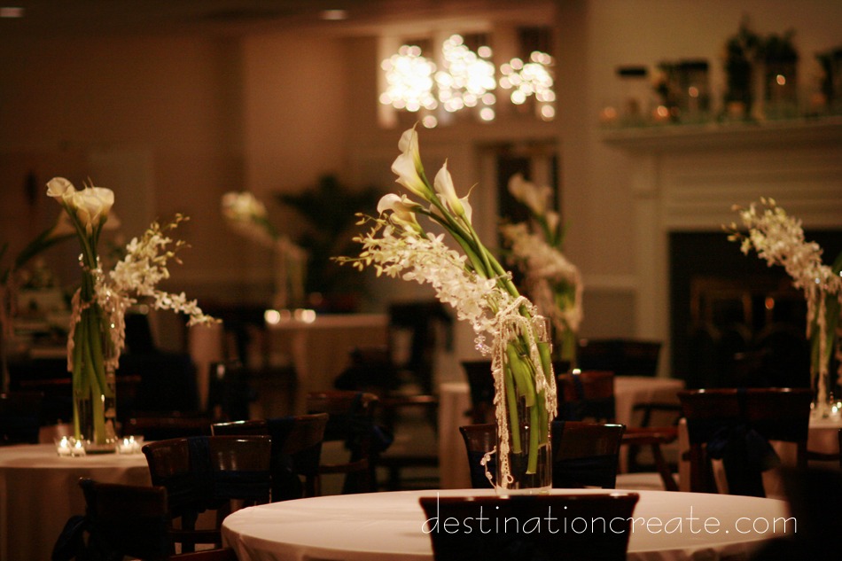 White wedding table flowers: Destination Create offers wedding planning, decorating, styling, planning & specialty rentals.